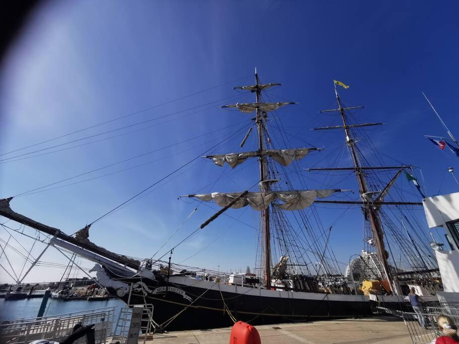 Rénové 50m2 à 2 Pas Du Port Et Plage! La Grande Motte